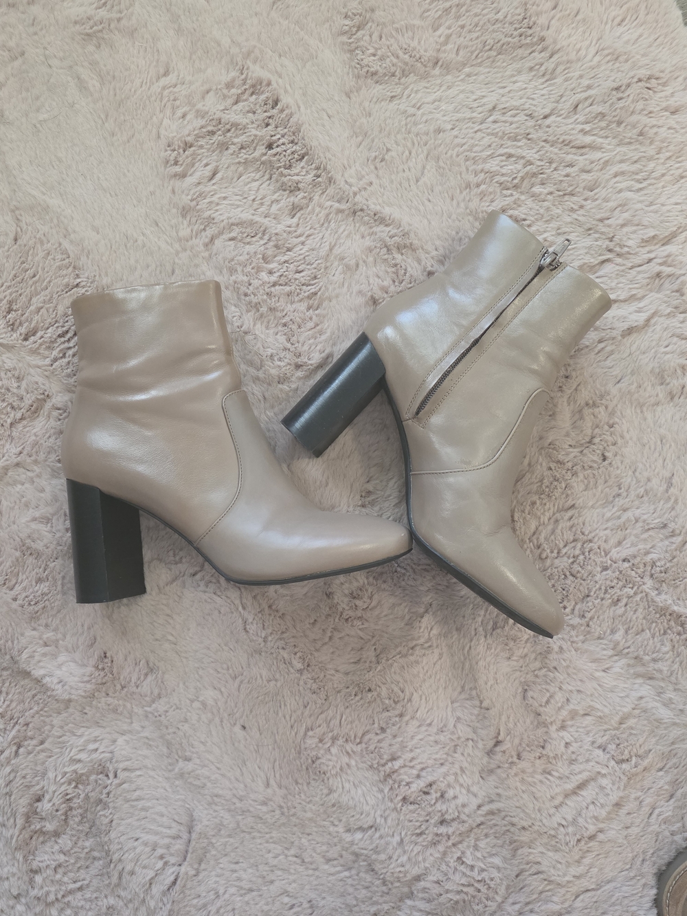 Women’s Jefferey Campbell 8 Taupe Leather Ankle Boots with Block Heel
